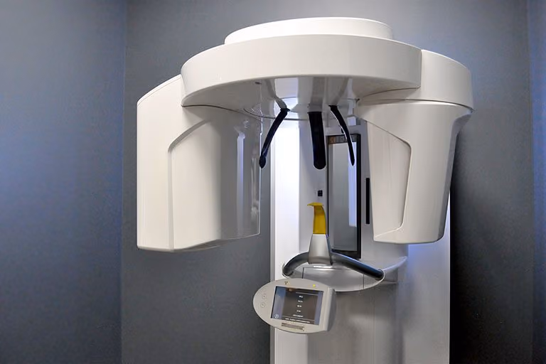 3D cone beam CT image showing bone, nerves, and sinuses before oral surgery