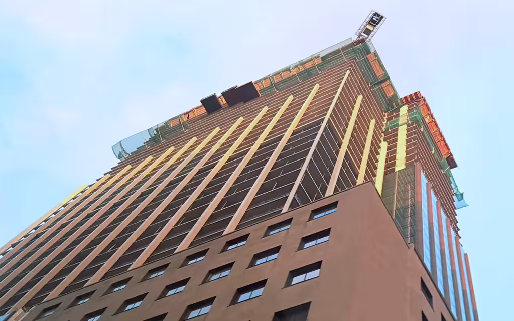 Low-maintenance facade surface