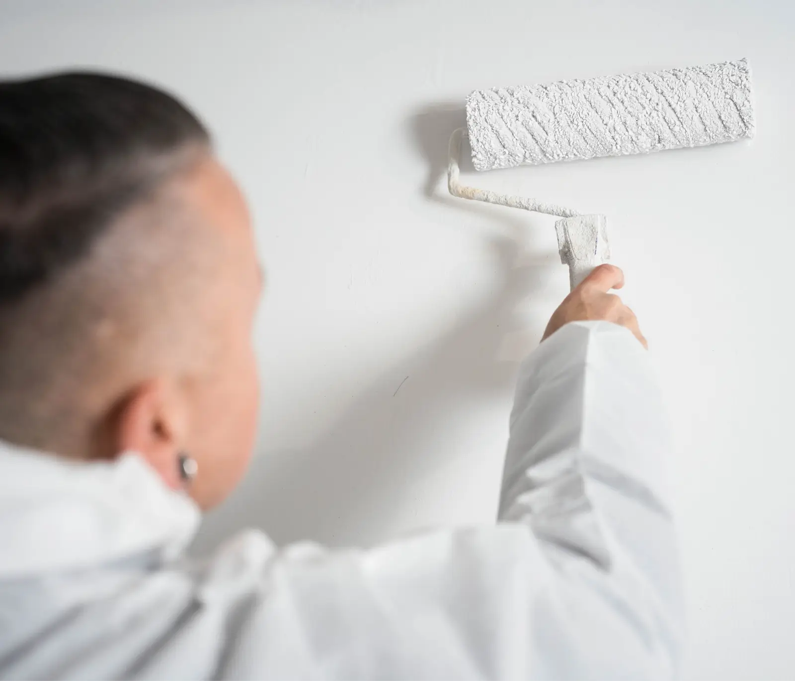 Wiederherstellung: Wand wird gestrichen