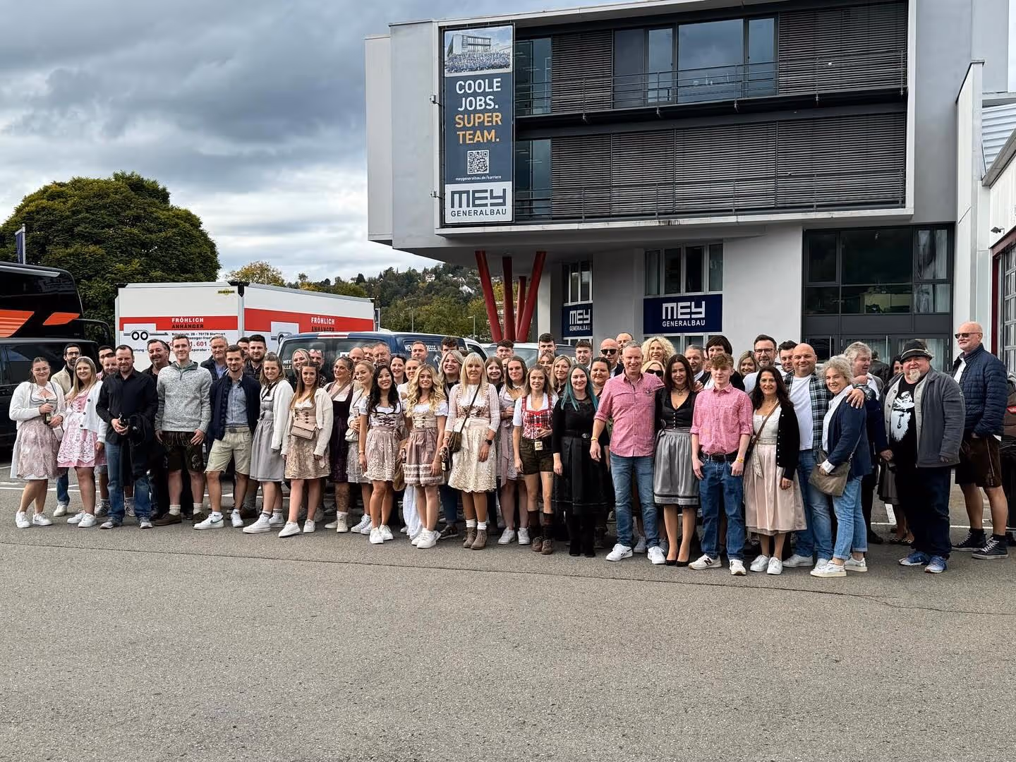 Mitarbeiterinnen und Mitarbeiter von Mey bei einem Teamevent