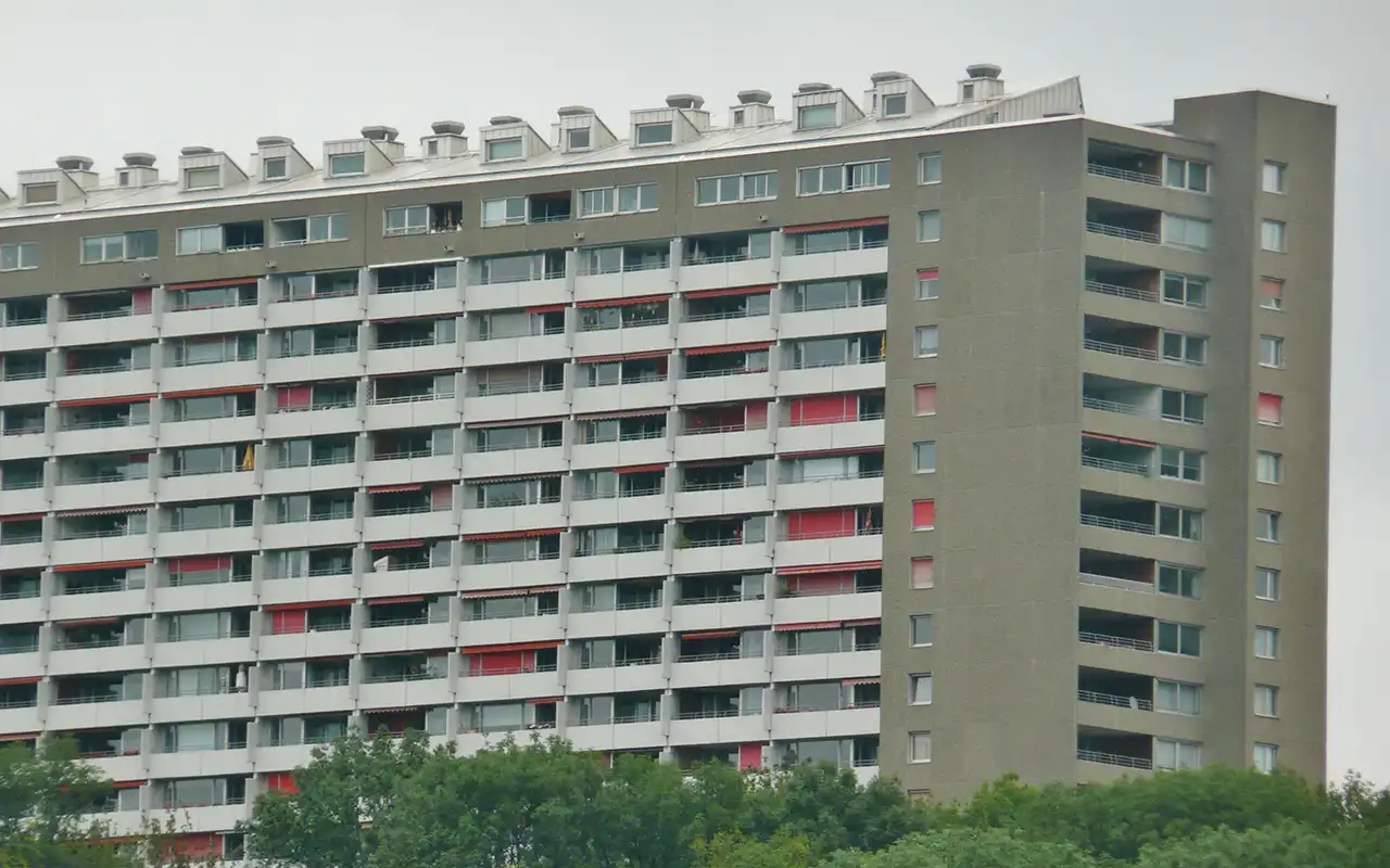 Fassade eines Wohnblocks in Stuttgart-Asemwald