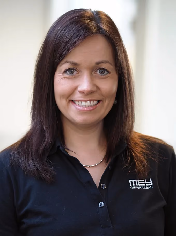 Porträt Tina Hörmann, Assistenz und Finanzen