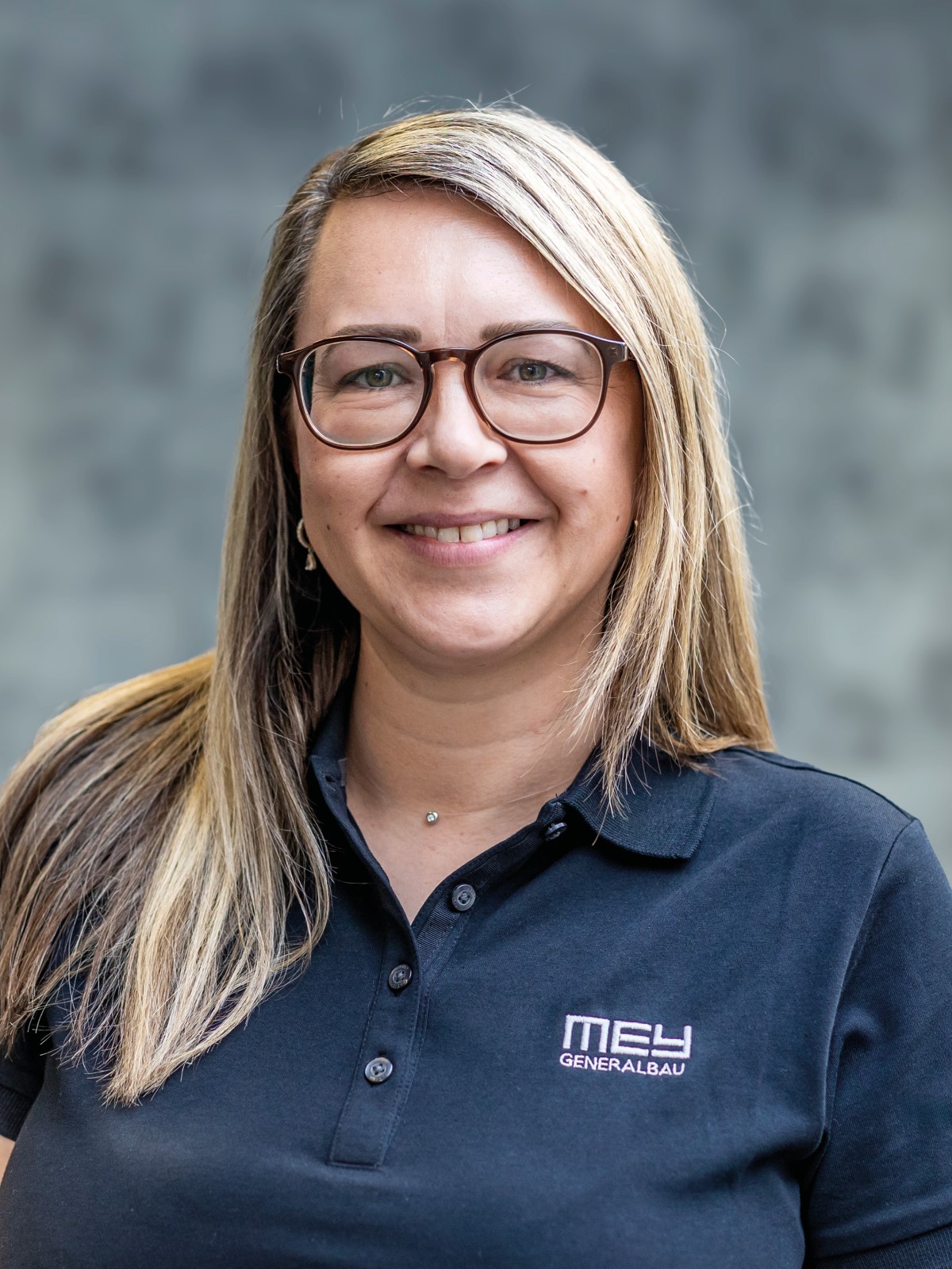 Porträt Nicole Hellwig, Zentrale Assistenz