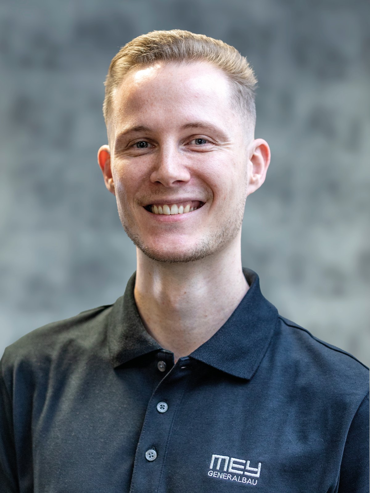 Porträt Robin Kowal, Zentrale Assistenz