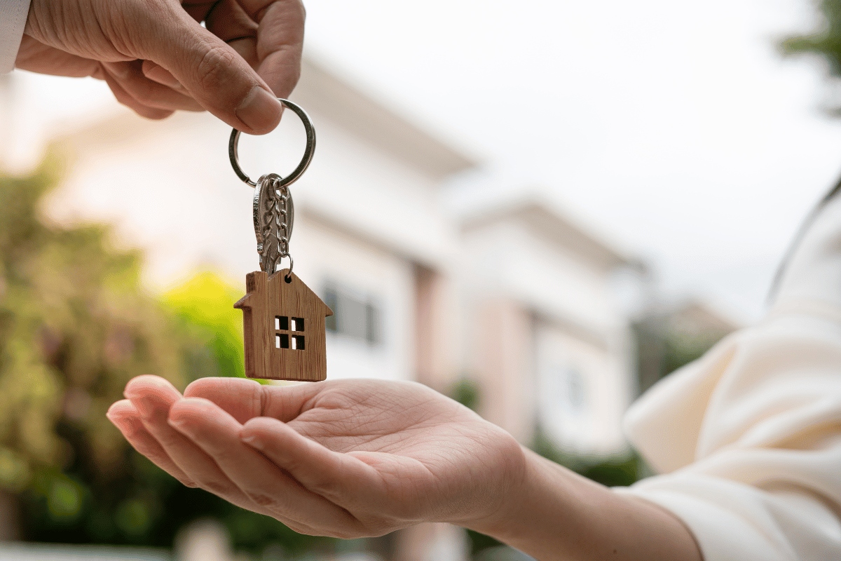 3 Tips for Avoiding Title Disputes When Buying a House
