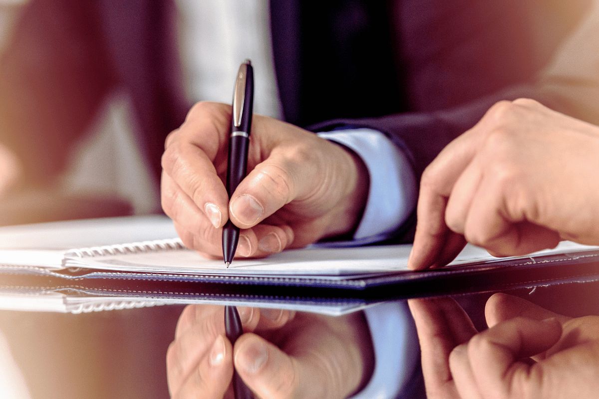 FTC Bans Most Current and New Noncompete Agreements