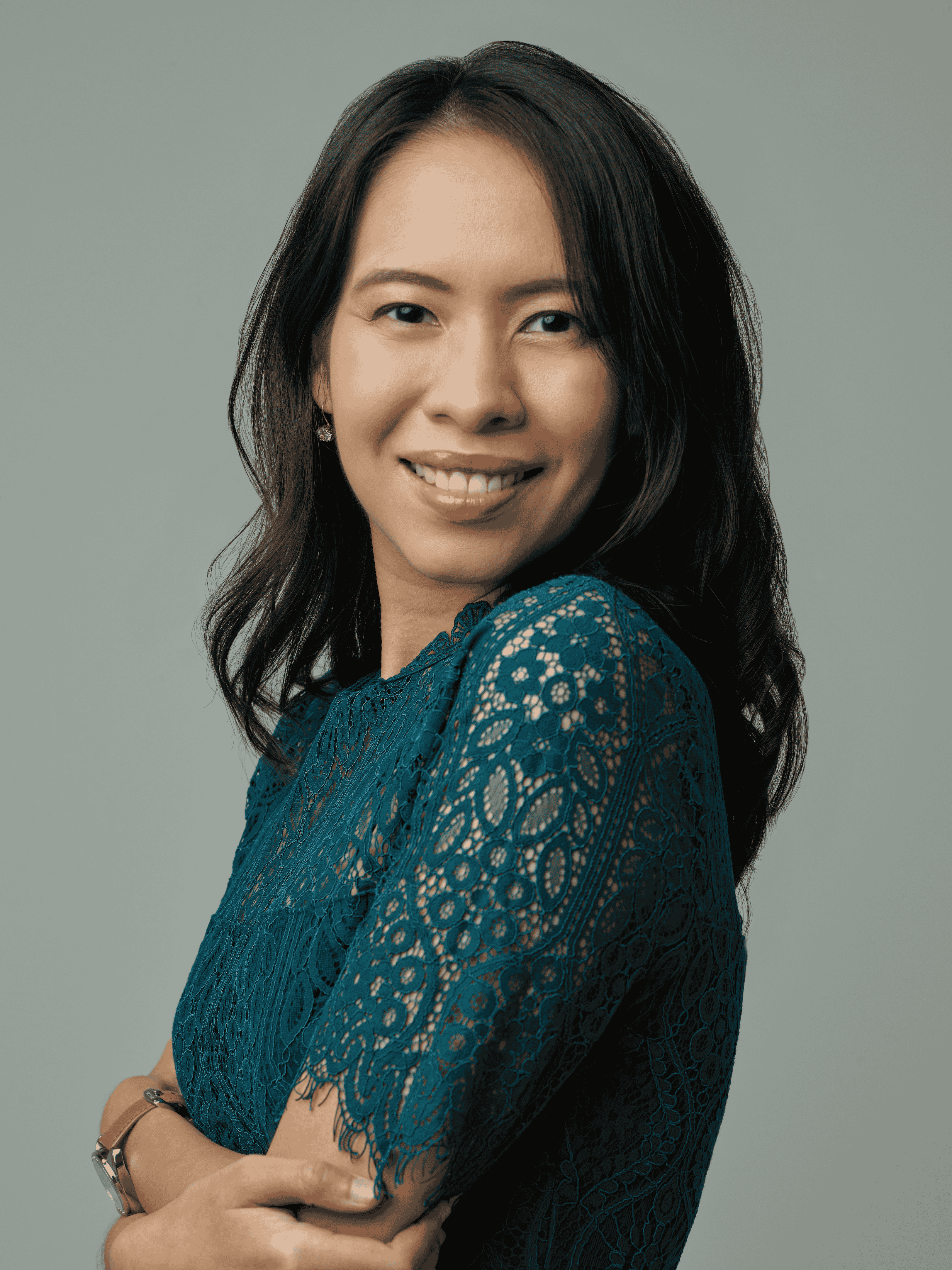 Dr. Helena Aung performing on a Steinway & Sons grand piano in a concert hall