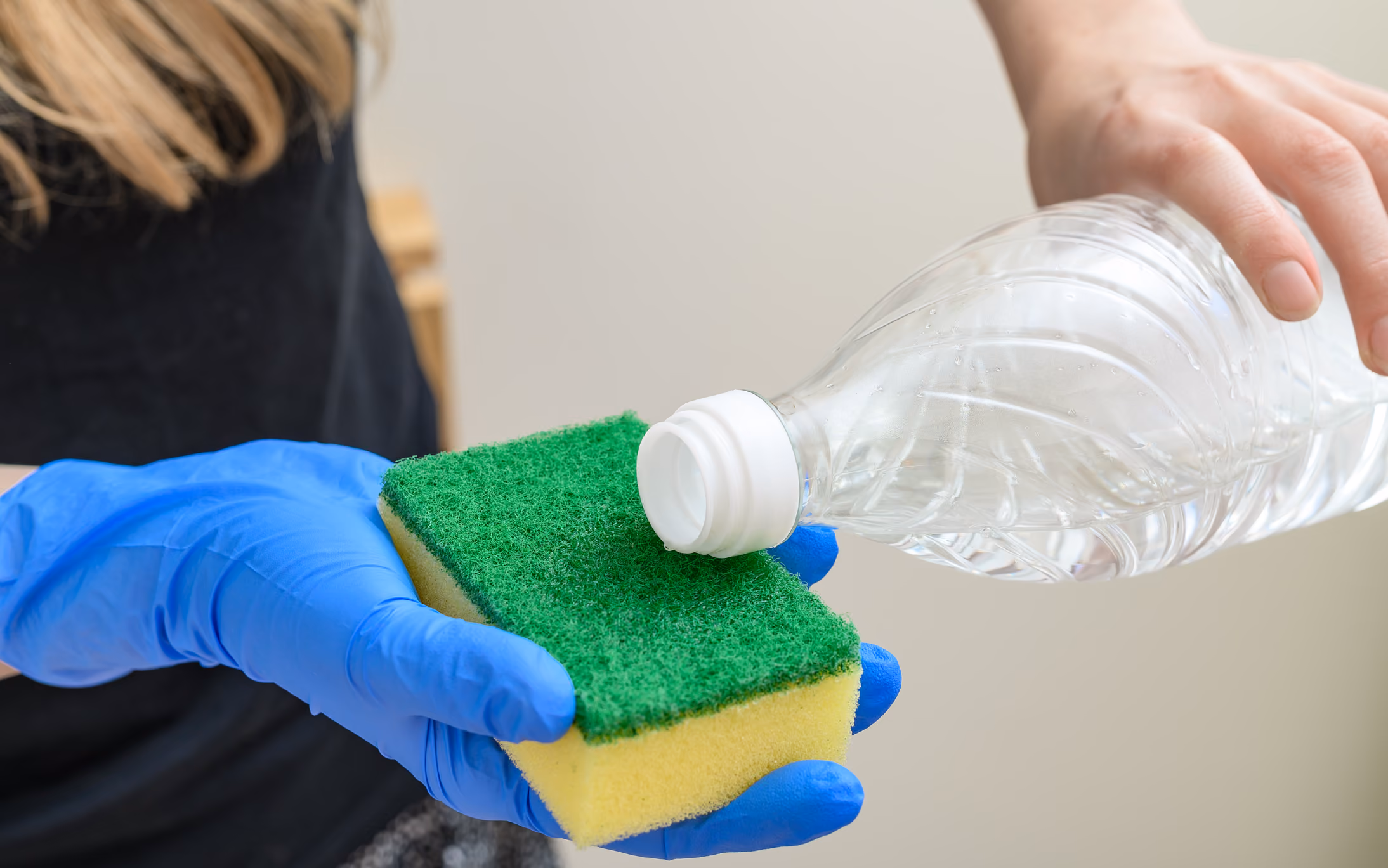 Tips for Cleaning with Vinegar: Safe & Effective Uses for Kitchen Appliances