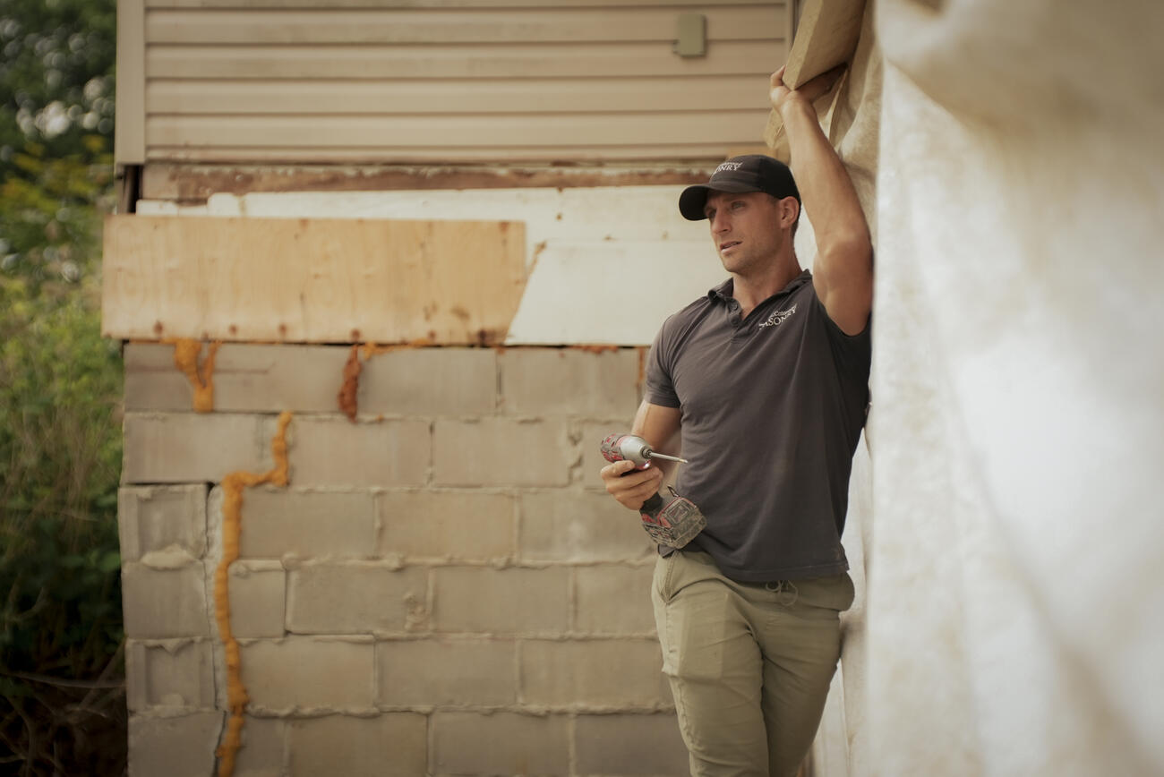 Block wall construction