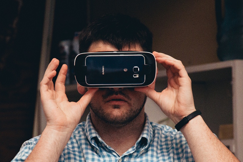 Founding Partner of Yeti LLC, Tony Scherba, playing with the Samsung Galaxy Gear