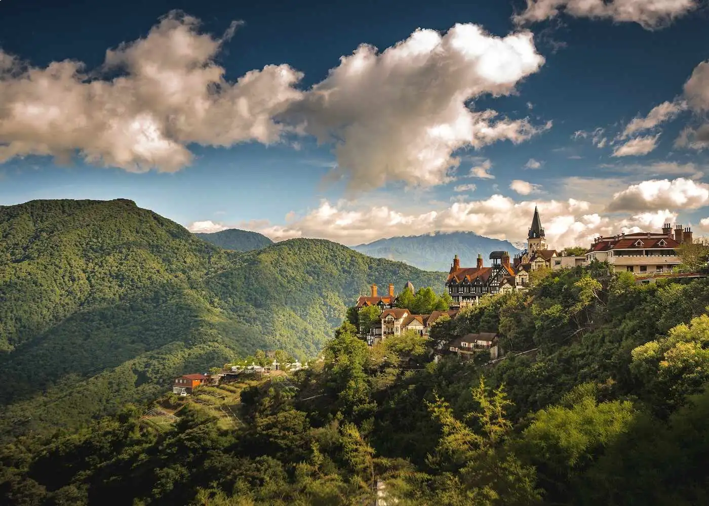 Explore Iconic World Destinations with Local Experts
