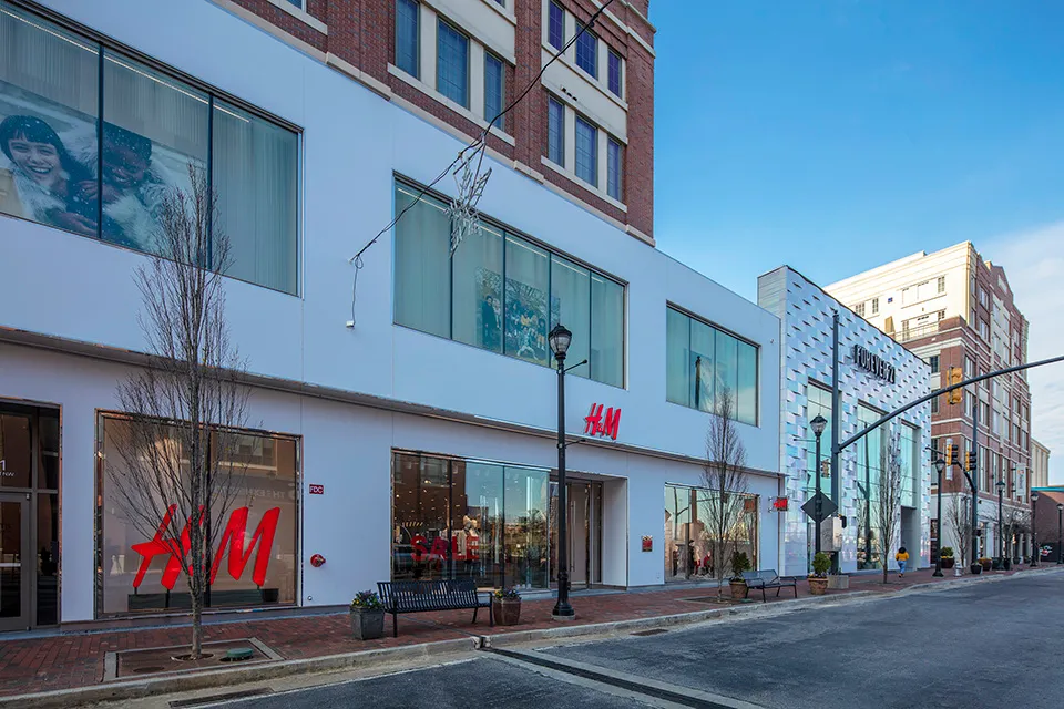 H&M, Forever 21, and Bowlero at Atlantic Station