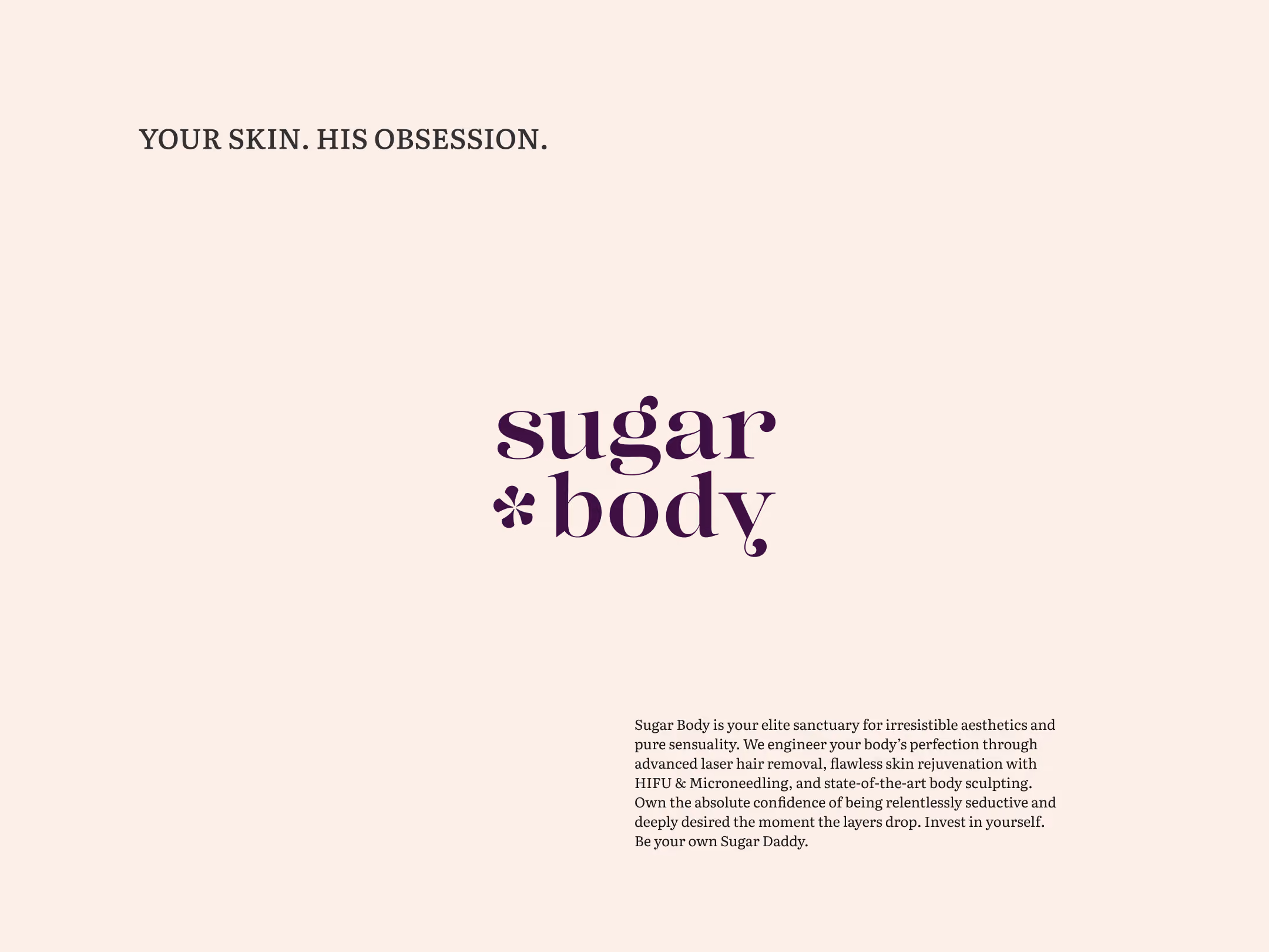 Titelblatt aus dem Markenhandbuch für Sugar Body: Wortmarke in Aubergine auf Elfenbein, darüber der Markensatz, darunter ein Absatz zum Behandlungsangebot