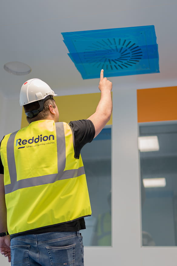 Productie van luchtkanalen bij Reddion