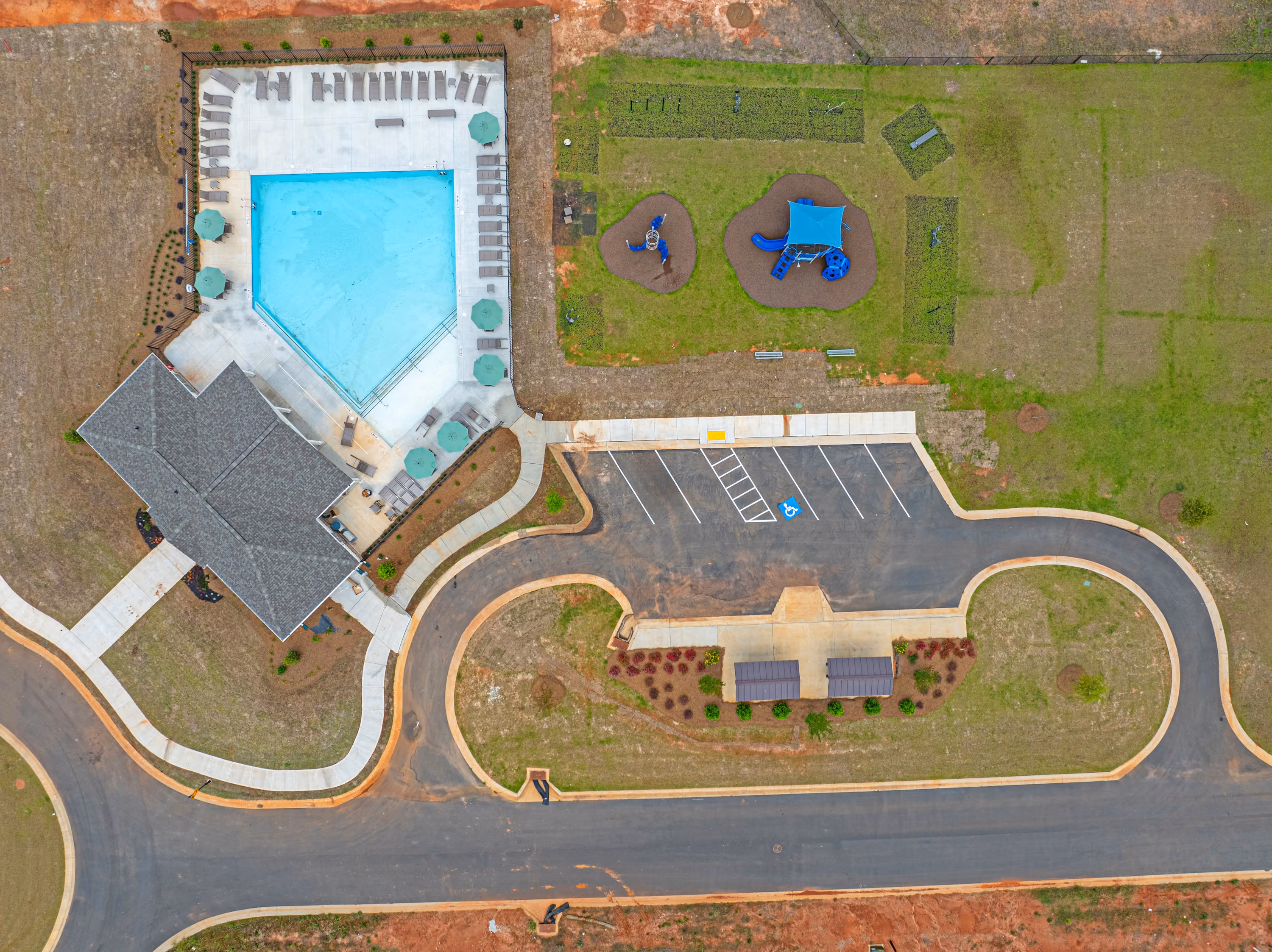 Leasing Office & Community Center Sky View 