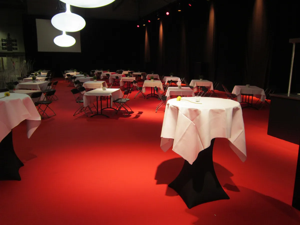 Rood evenemententapijt voor feest