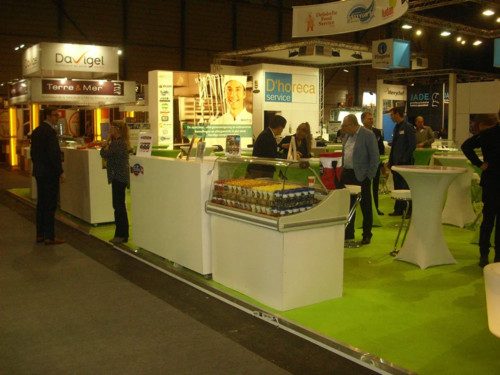 groen beurstapijt in expo