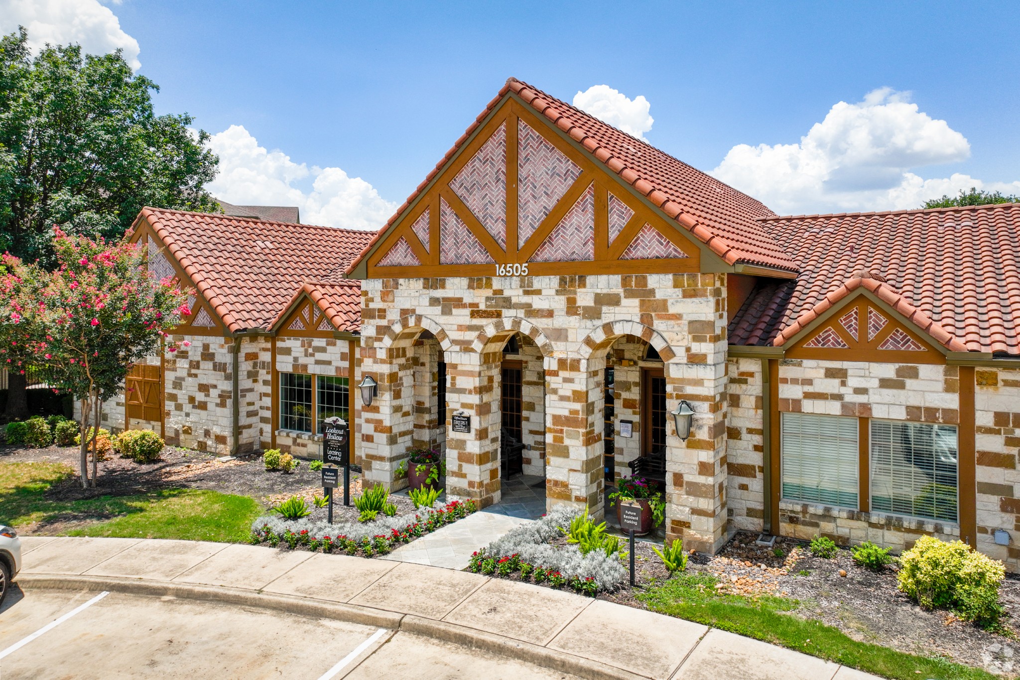 Leasing Office Exterior at Lookout Hollow Apartments in Selma, Texas
