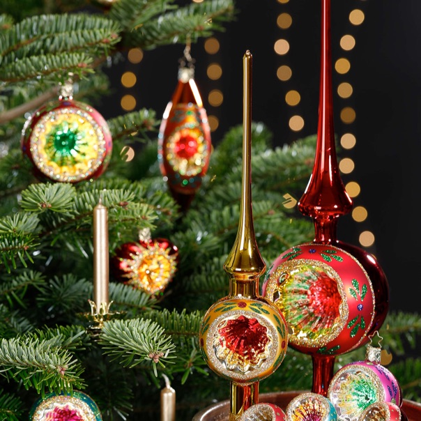 Christbaumspitzen und Reflexkugeln
