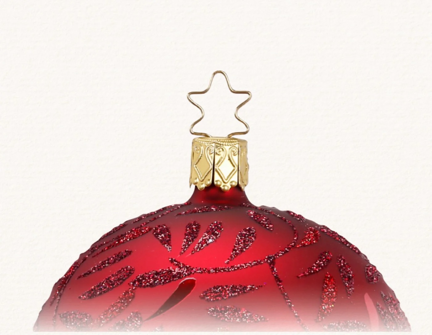 Sternkrönchen an einem mundgeblasenen Ornament