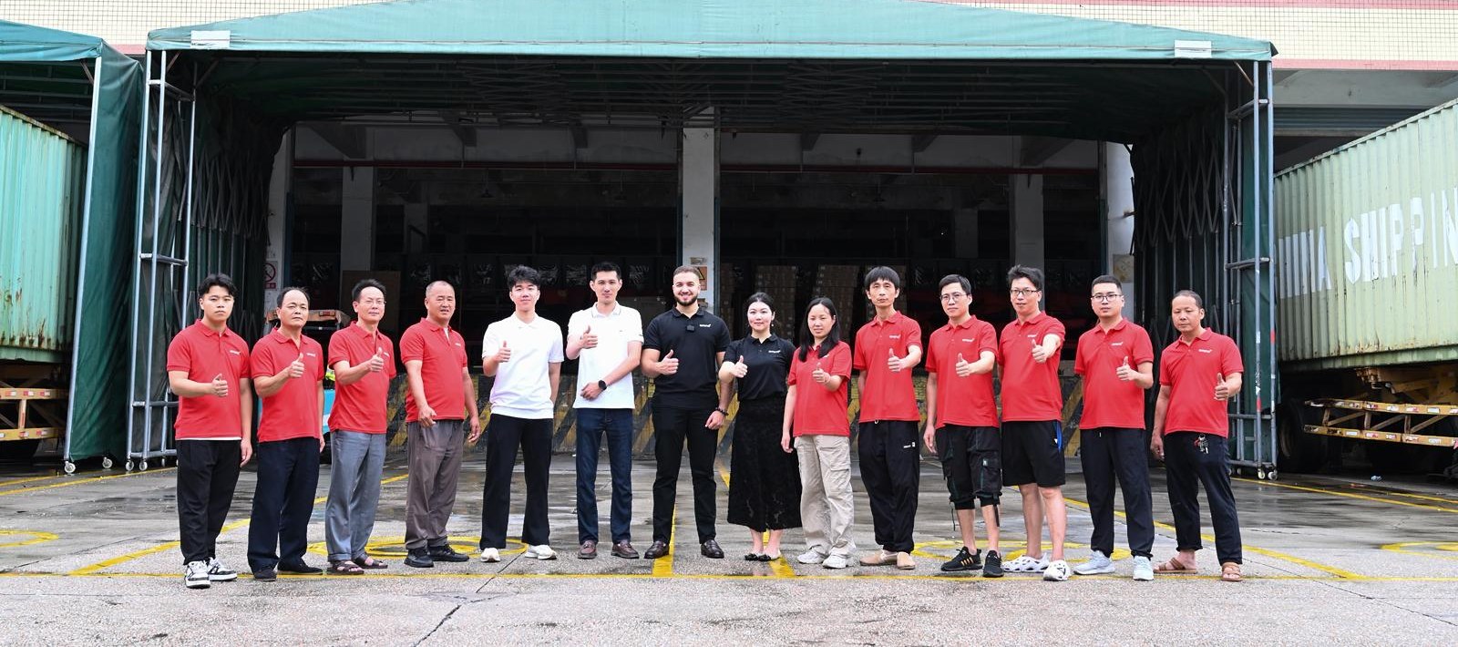 The full Omina team at our fulfilment centre