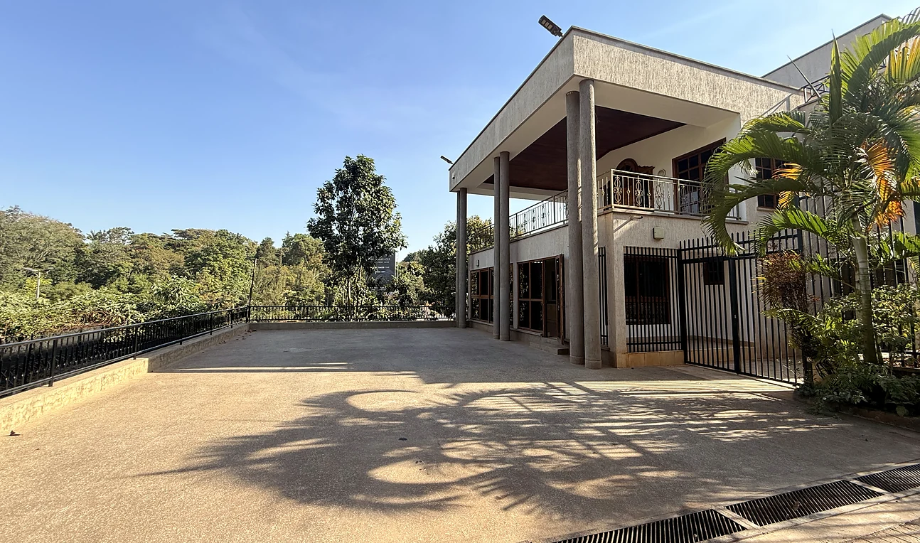 Five bedroom house on Hill View