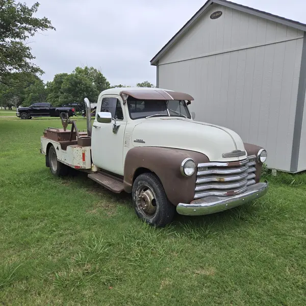 Vintage Chevrolet 3800 dually flatbed truck appraised for collector value