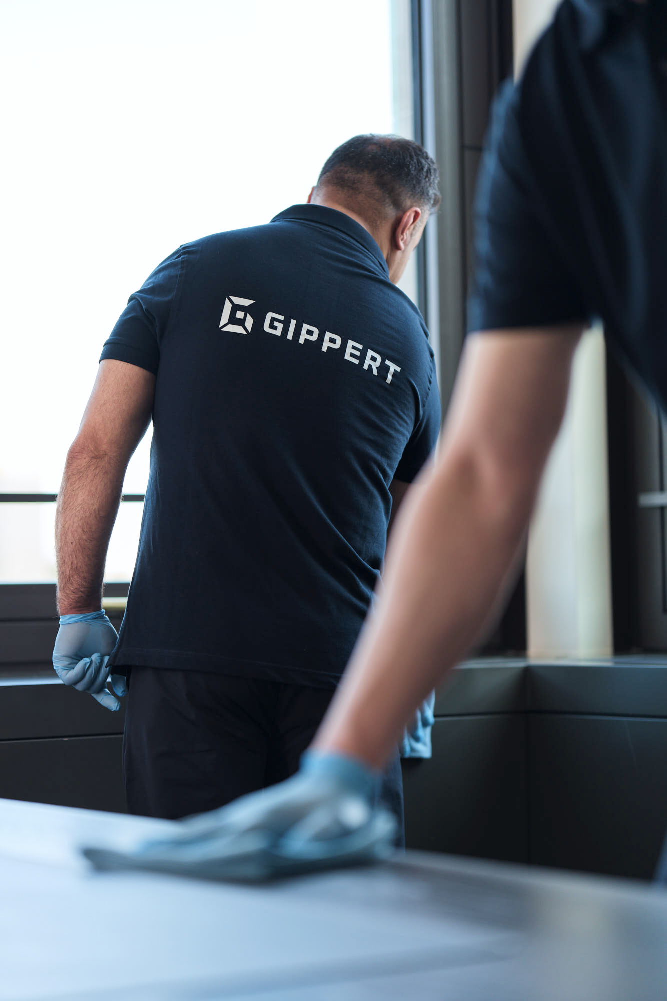 Eingearbeitetes Gippert-Reinigungsteam bei der Zusammenarbeit im Objekt
