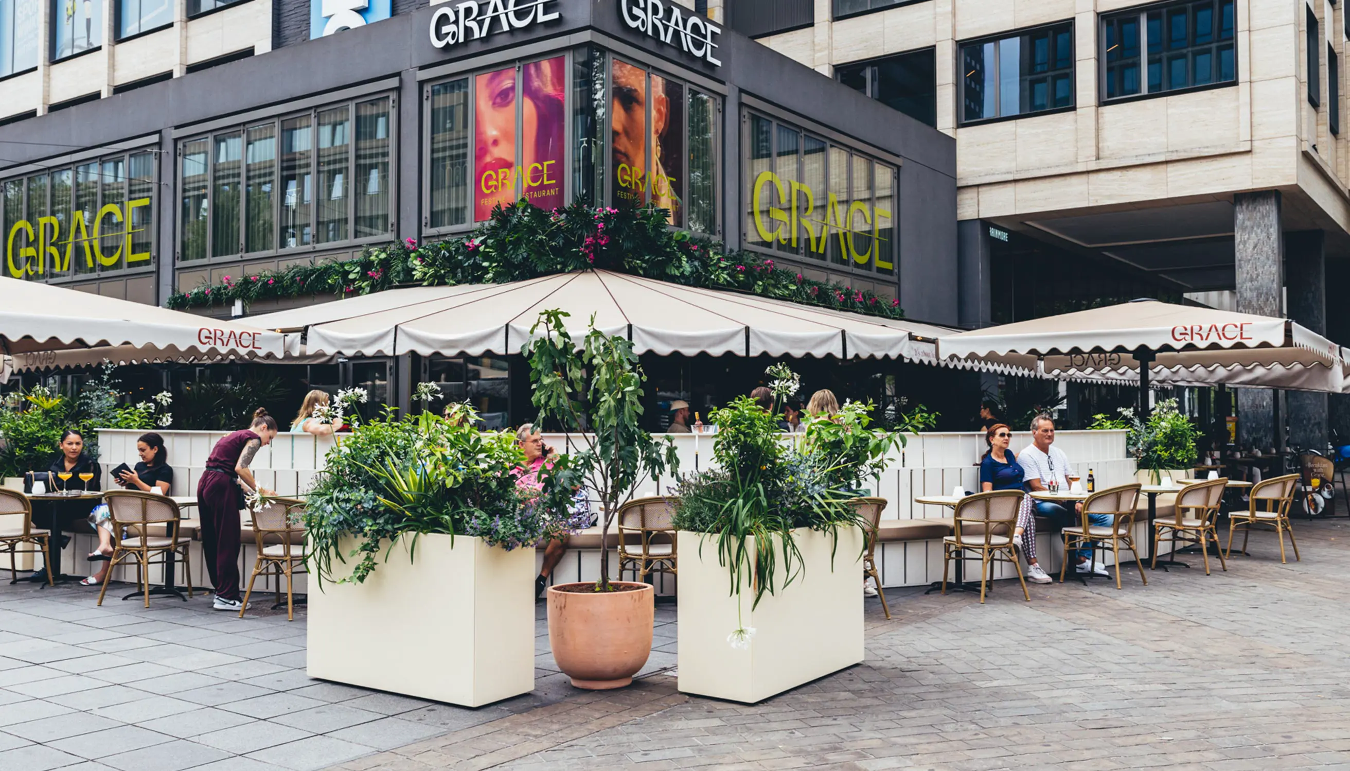Terras van Festive Restaurant Grace in Rotterdam
