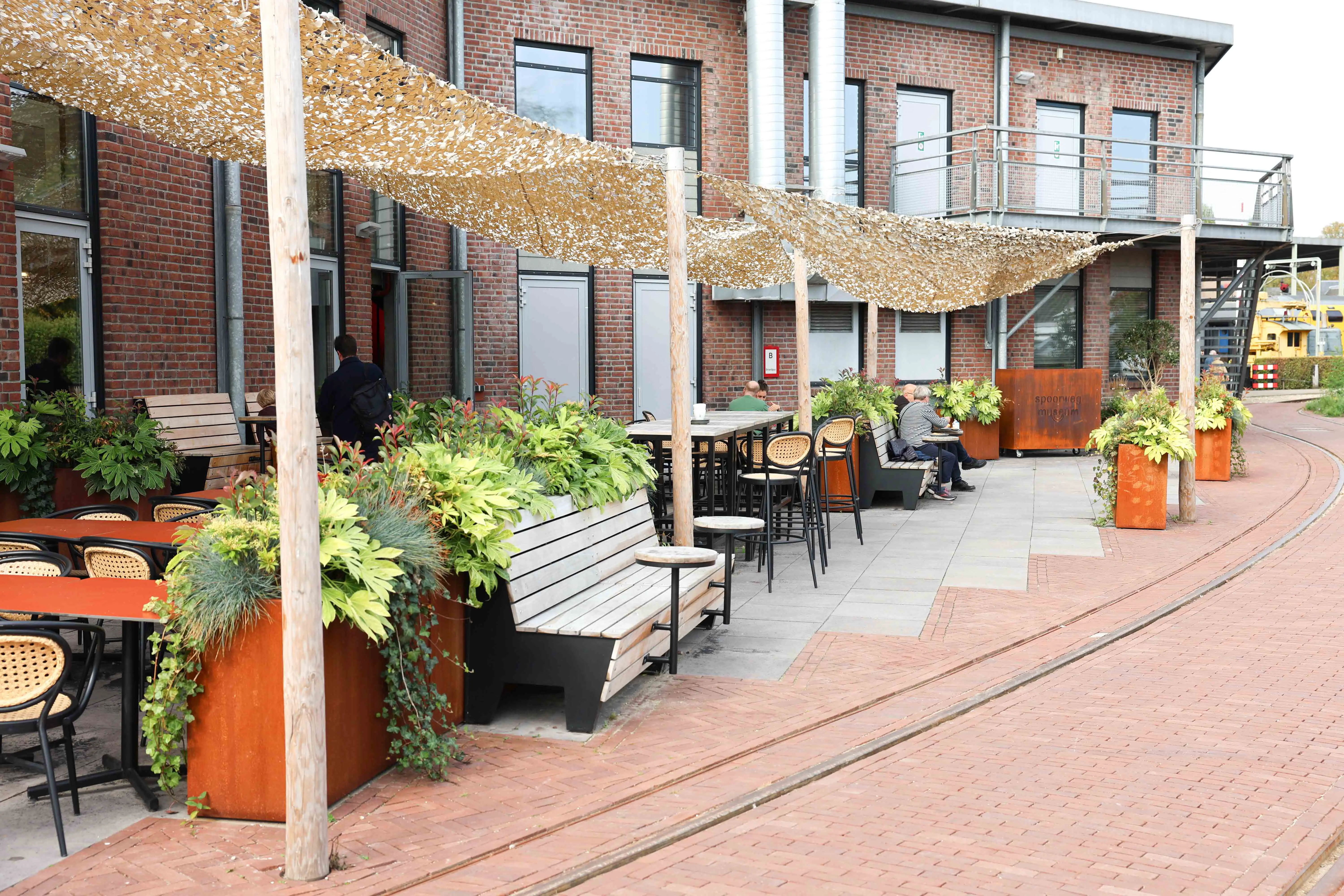 Groene entree van het Spoorwegmuseum in Utrecht
