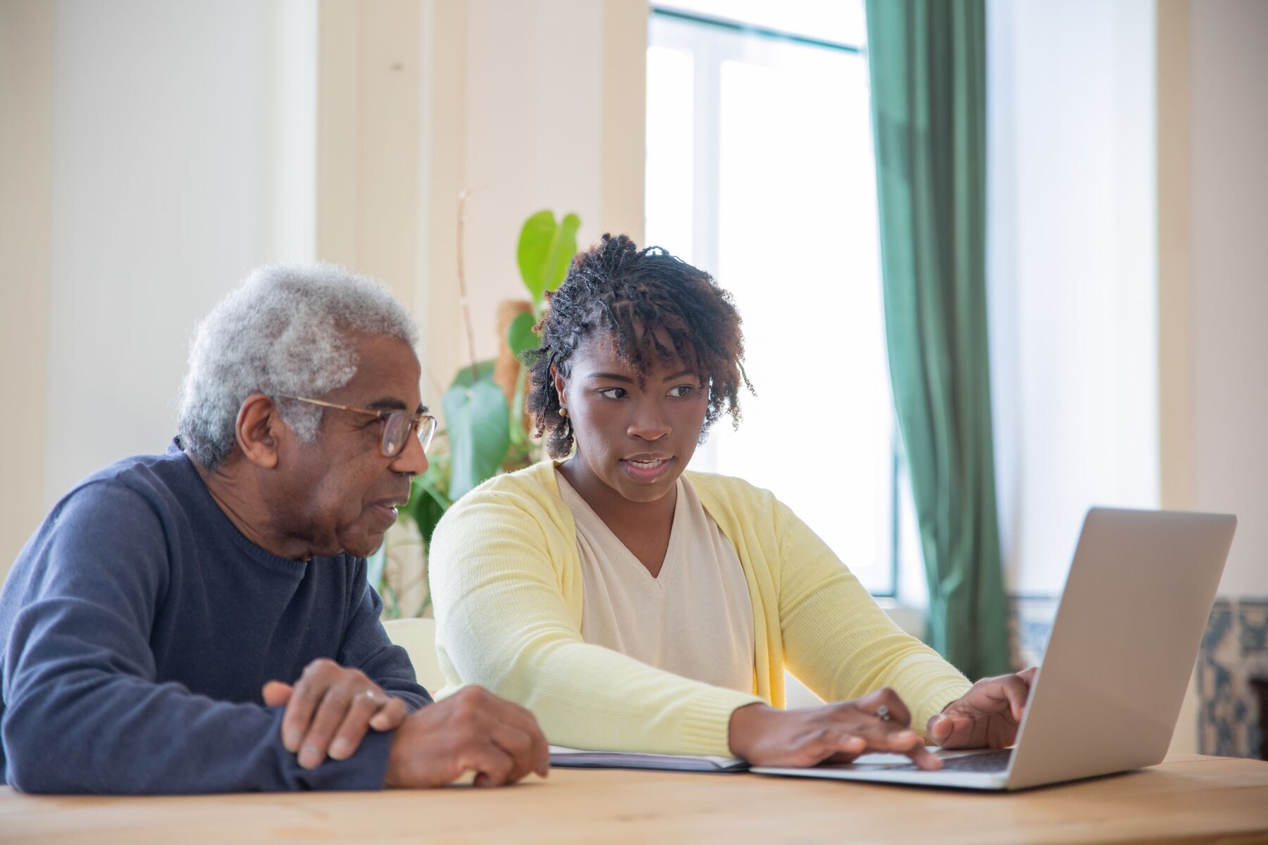 Accompagnement d’une personne âgée dans l’utilisation d’un service numérique