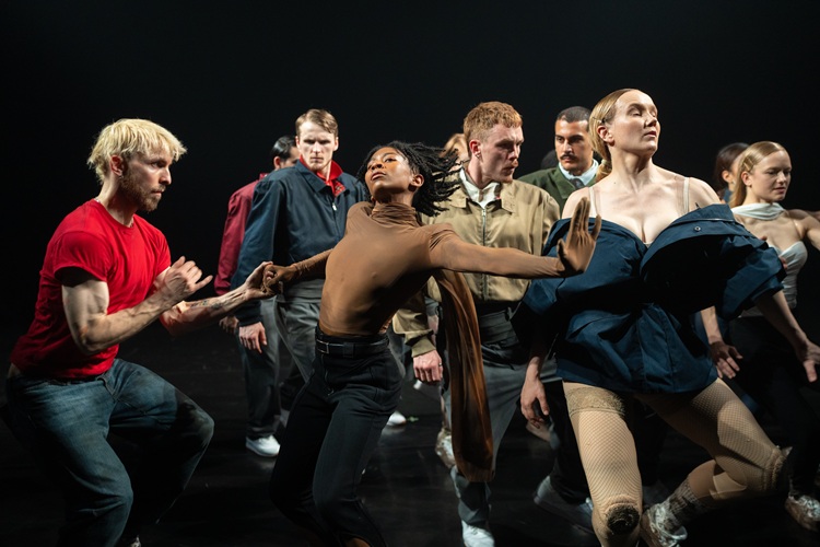 Rambert in Hop(e)storm by (LA)HORDE photography by Hugo Glendinning