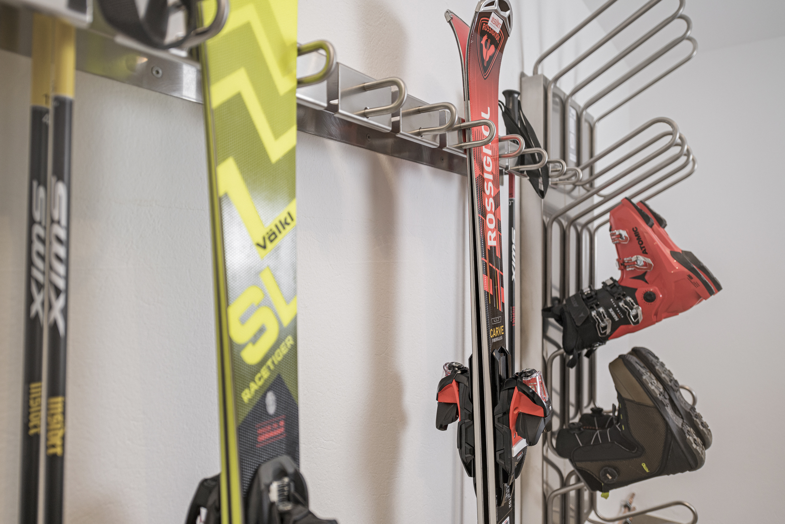 Skiraum mit Skischuhtrockner im Ferienhaus Evelyn