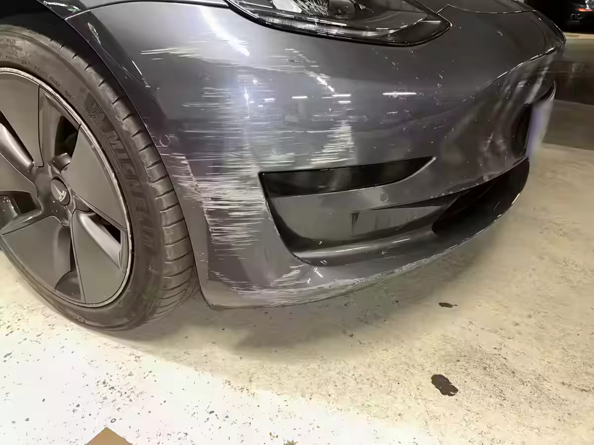 Reprise de pare-chocs Tesla