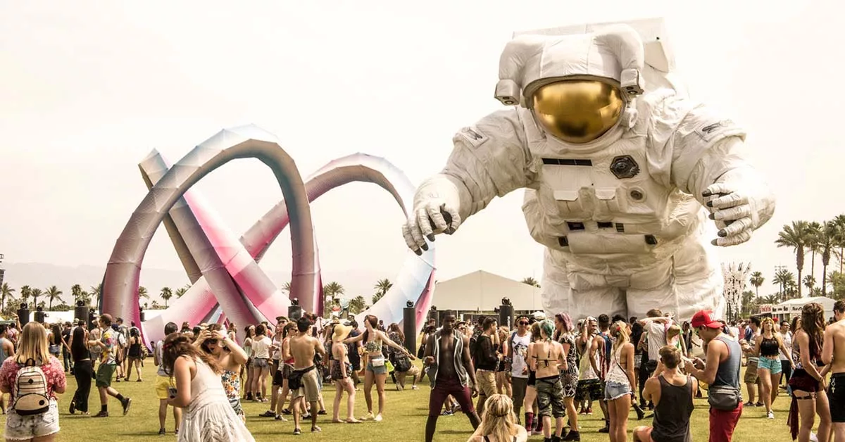 Astronaut sculpture towers over festival crowd