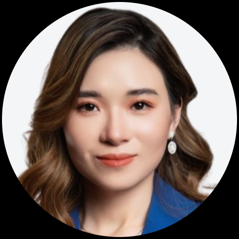 Eveline Dang headshot