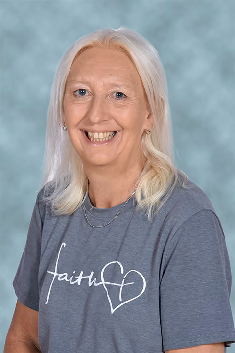 Headshot of Mrs J Raymond, Play Practitioner.