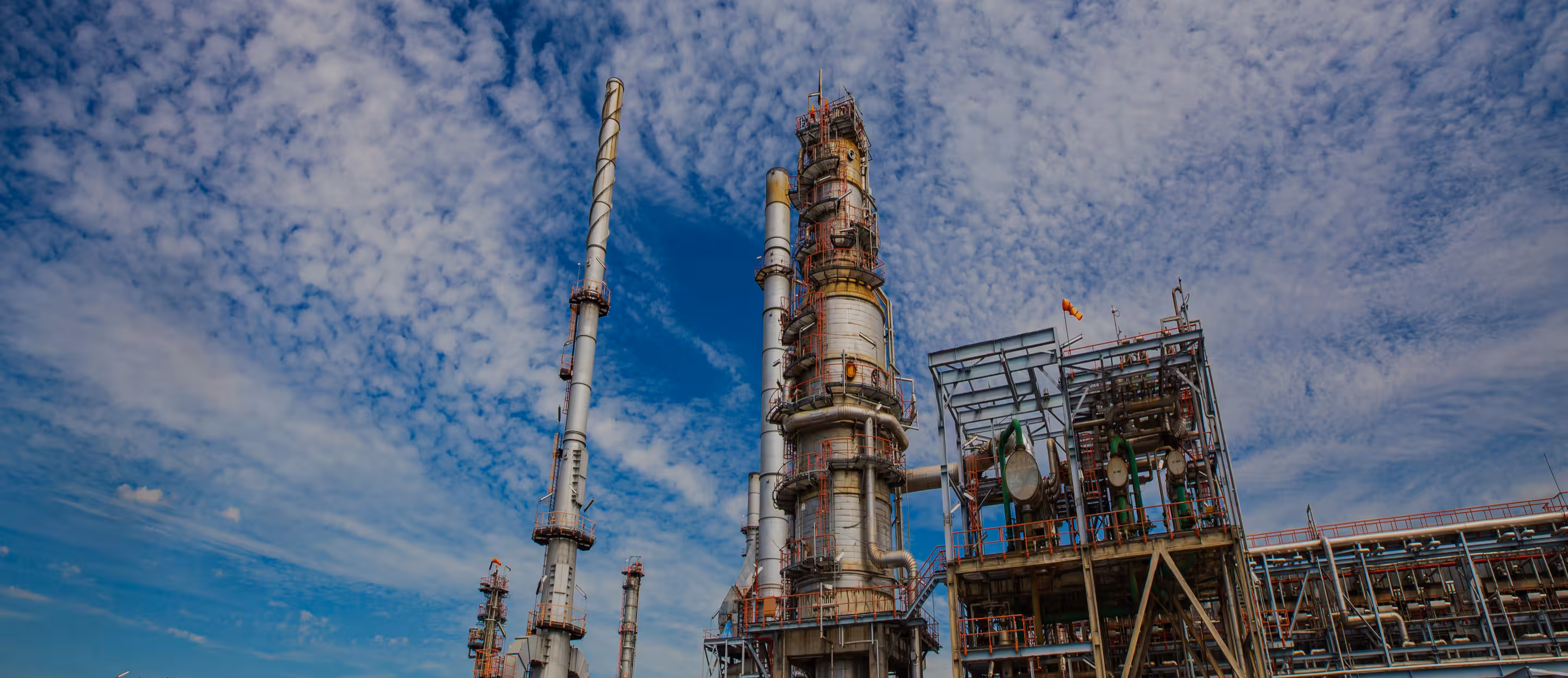 Natural gas processing and pipeline compression station