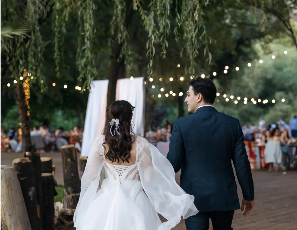 Sunset stroll through gardens