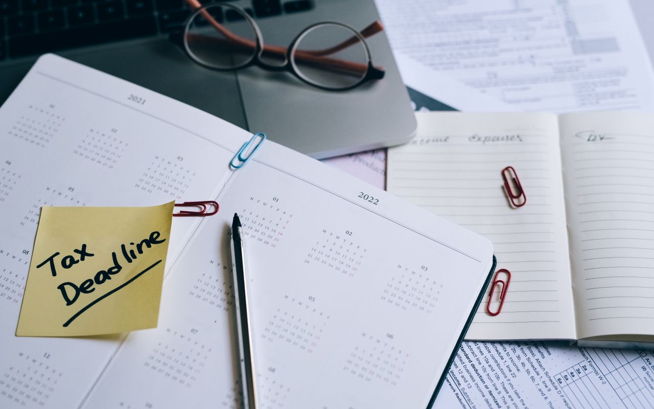 Planner e calendário com prazos