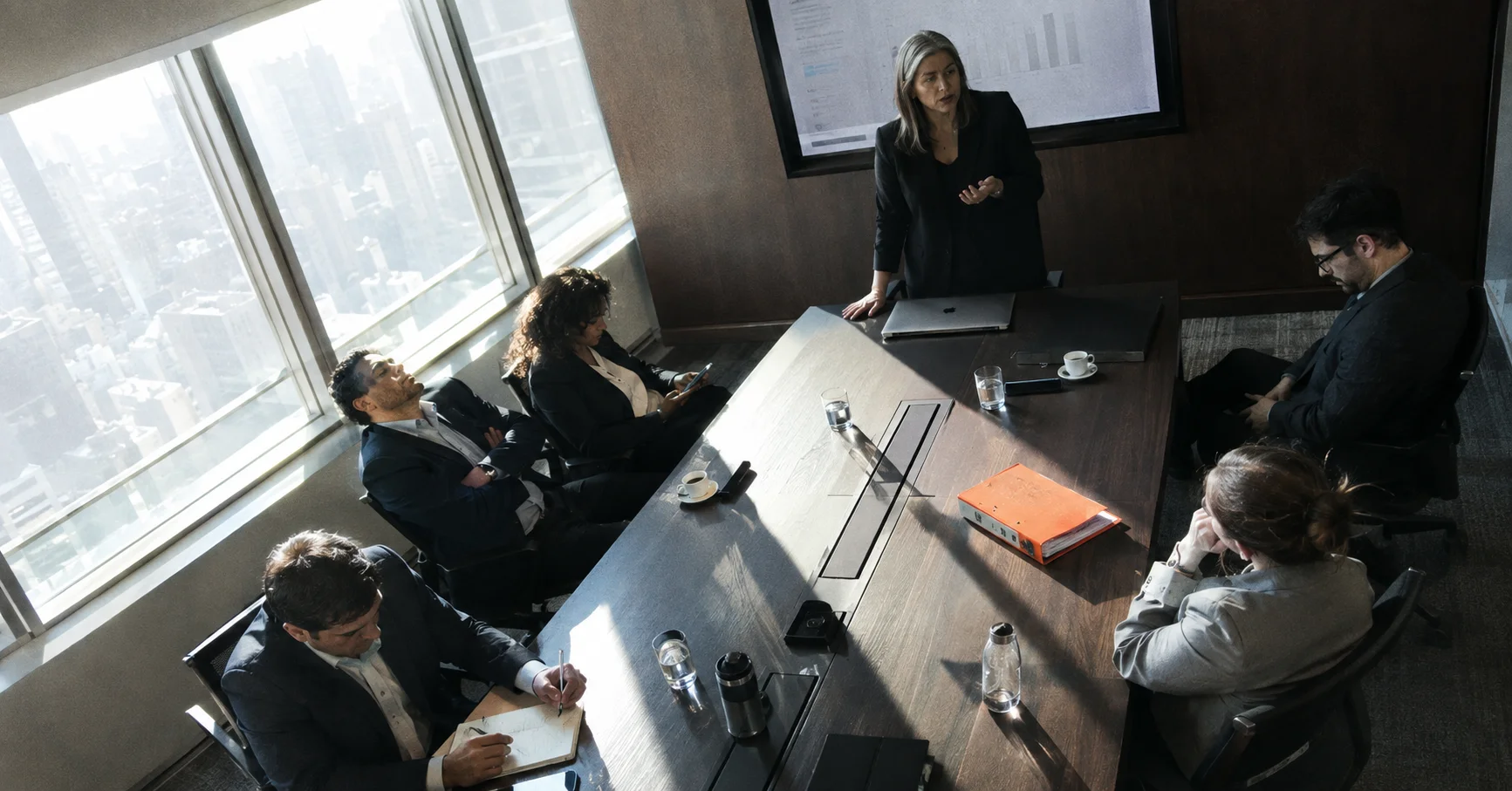 O business case de IA no financeiro que sobrevive ao board: como medir ROI sem inventar número