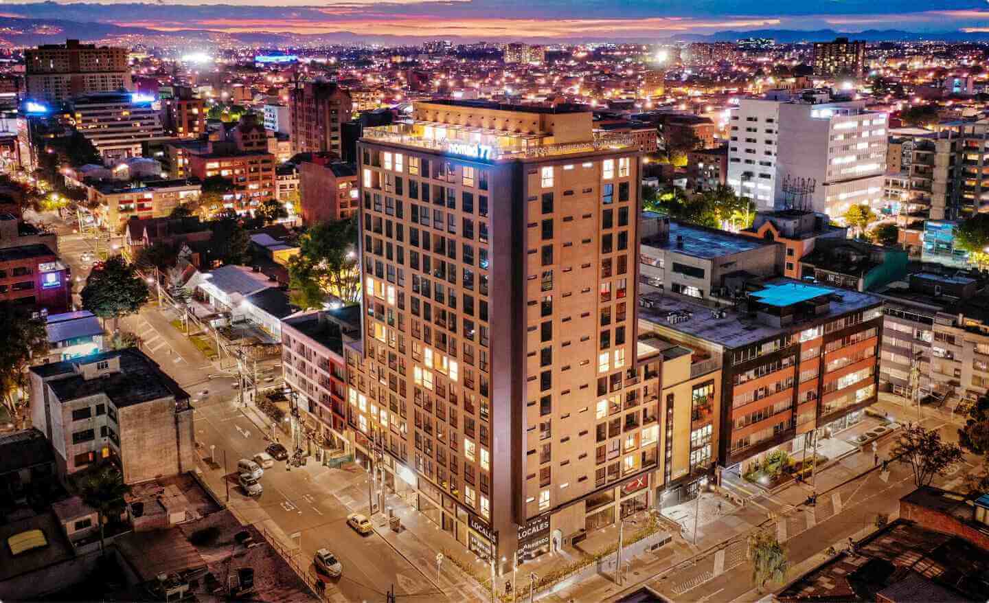 Área de coworking en los apartamentos de Nomad 77