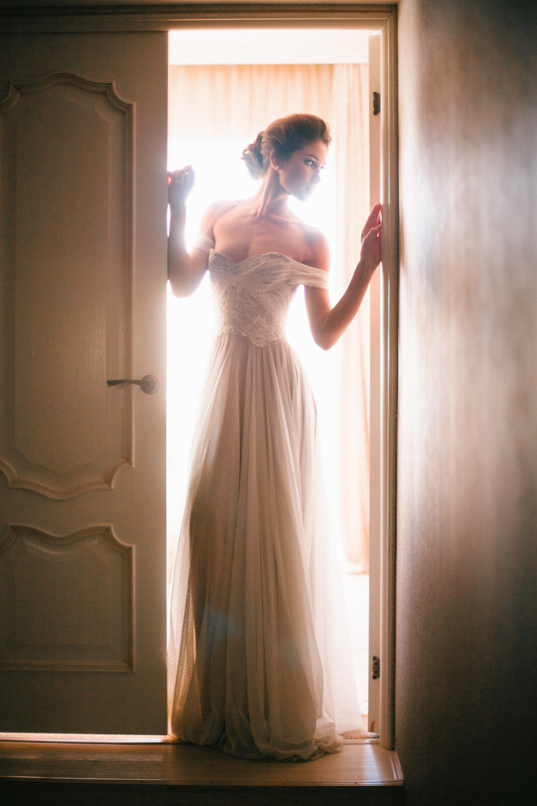 Long-wear bridal makeup for a hot summer day