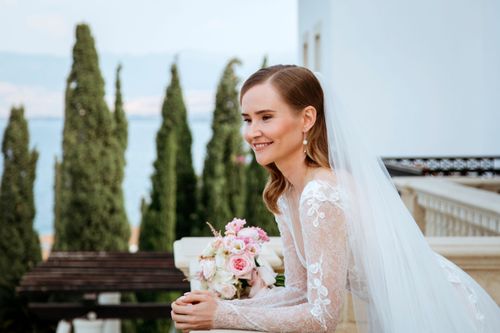 Wedding beauty look for a bride in Mallorca