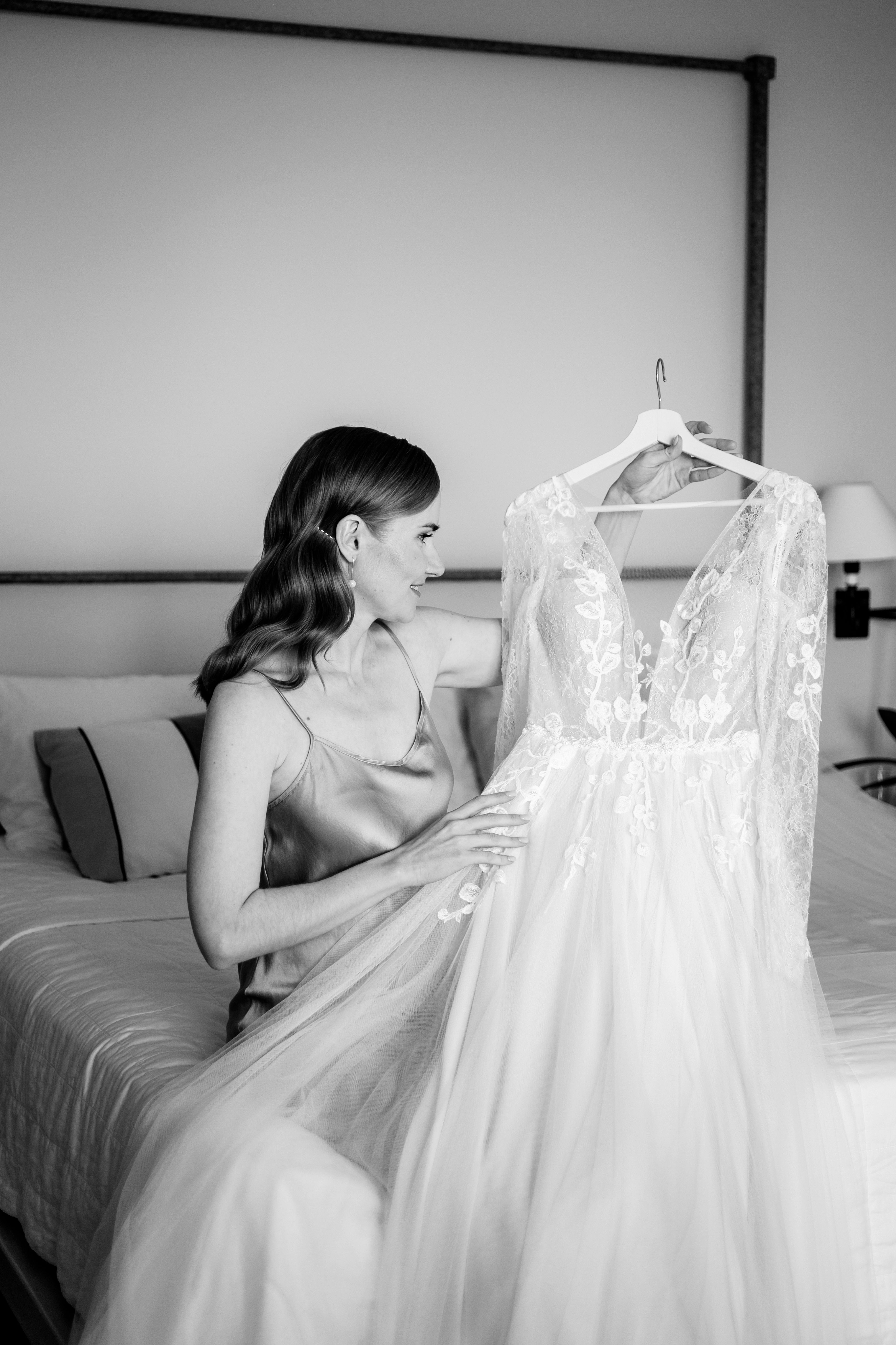 Bride portrait with natural makeup and hair