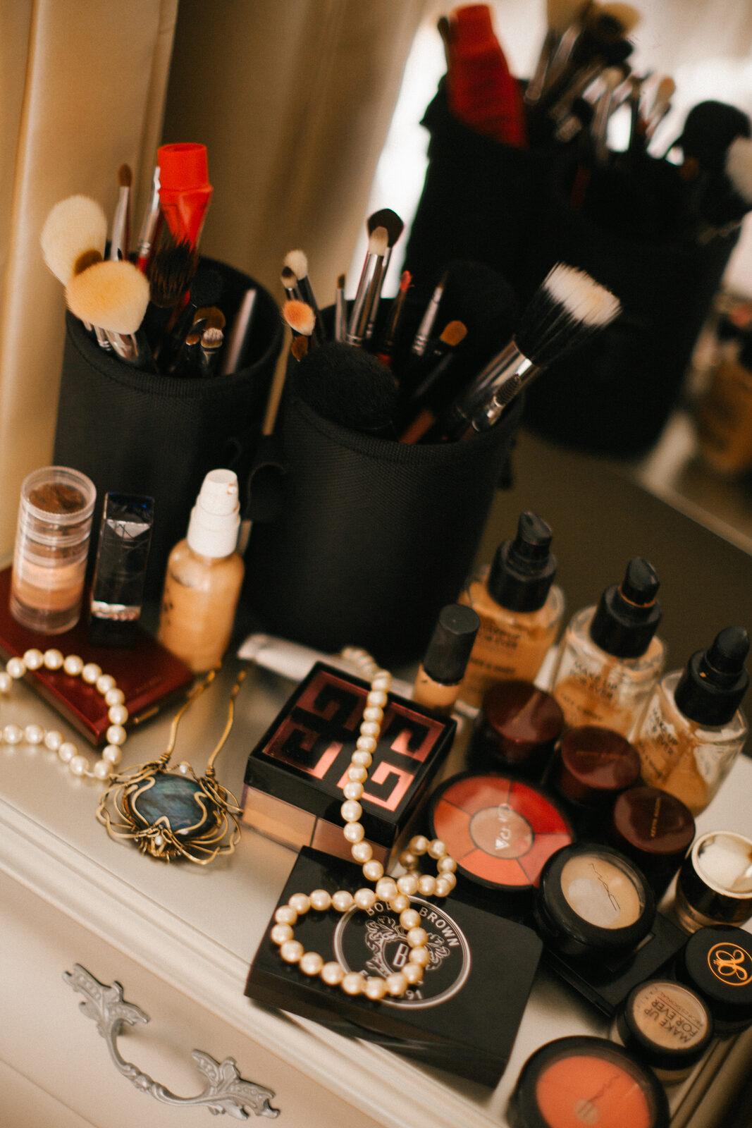 Long-lasting bridal makeup for a summer wedding in Spain