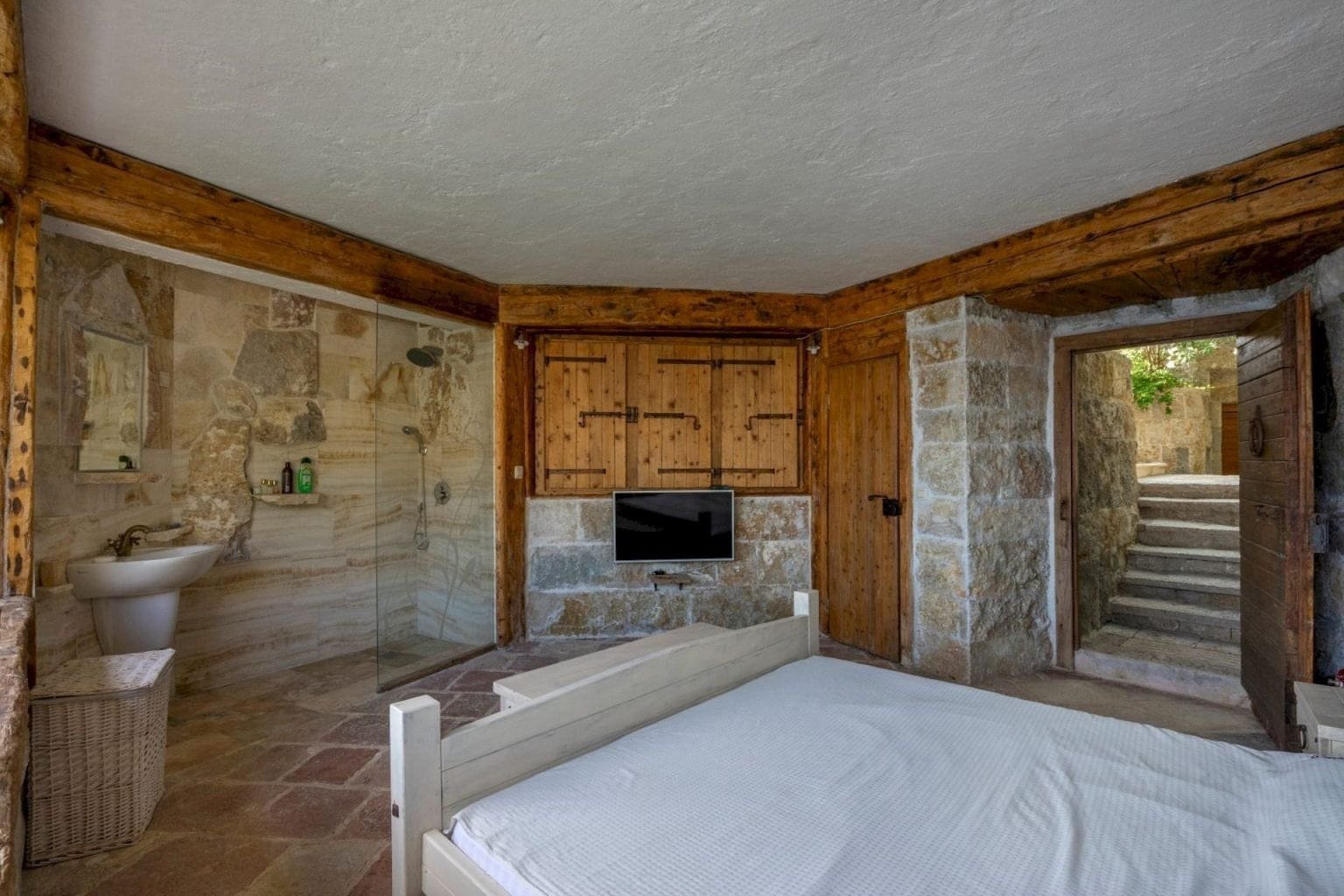 Peninsula Villa in Reževići, Budva Riviera