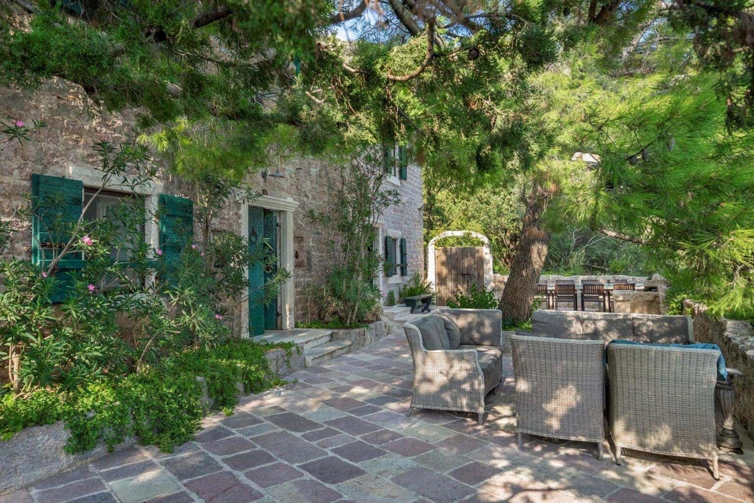 Peninsula Villa in Reževići, Budva Riviera
