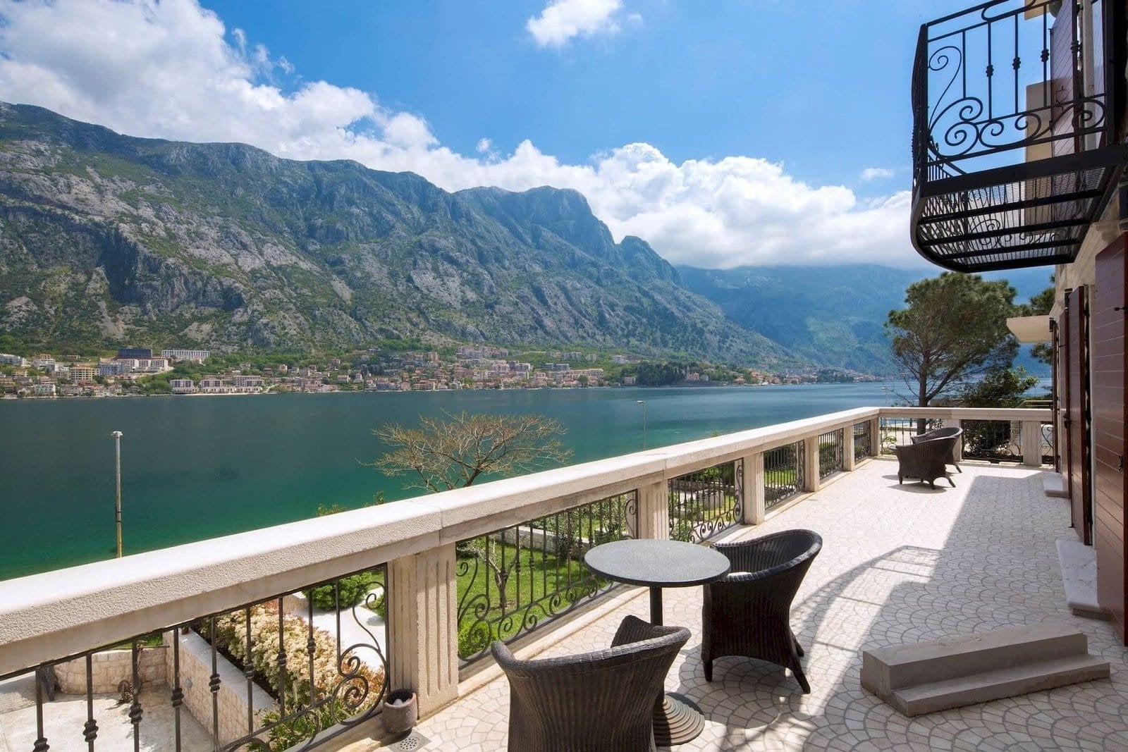 Villa Palazzo Boka in Prčanj, Kotor Bay