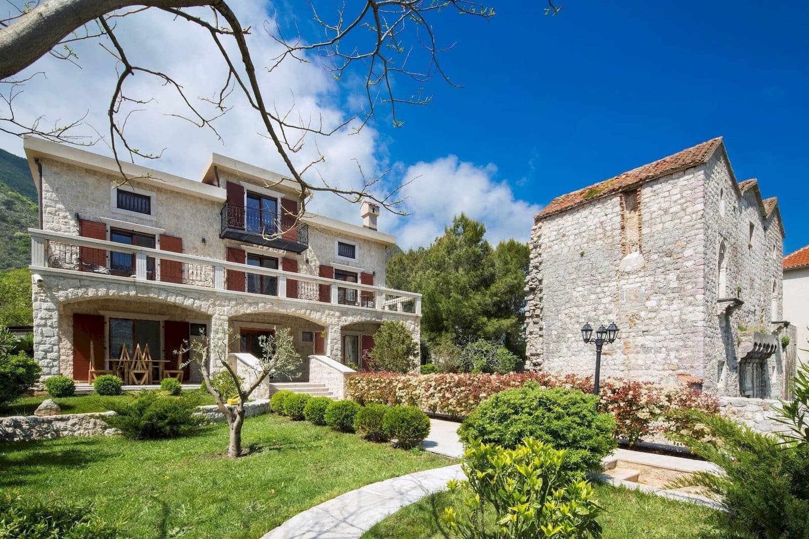 Villa Palazzo Boka in Prčanj, Kotor Bay